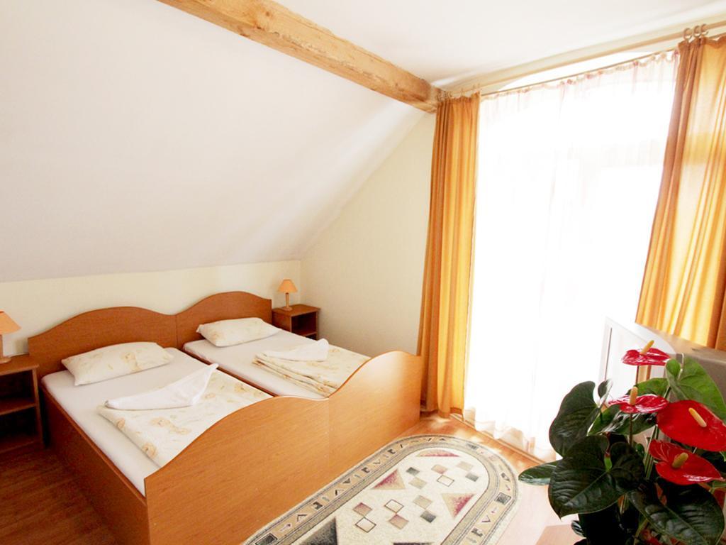 Beluci Panzio Hotel Odorheiu Secuiesc Bagian luar foto