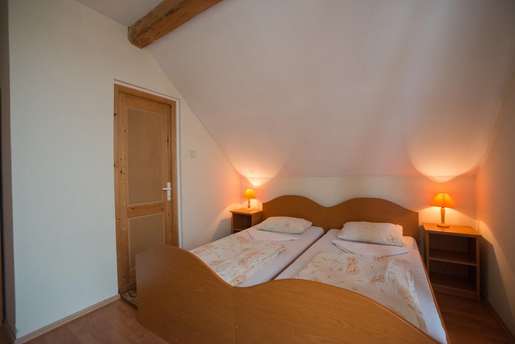 Beluci Panzio Hotel Odorheiu Secuiesc Bagian luar foto