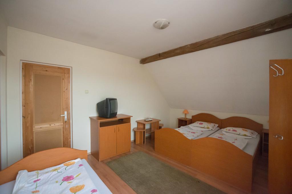 Beluci Panzio Hotel Odorheiu Secuiesc Bagian luar foto