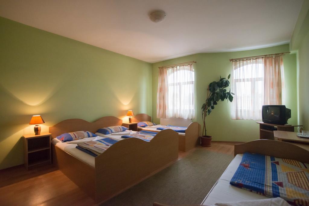 Beluci Panzio Hotel Odorheiu Secuiesc Bagian luar foto